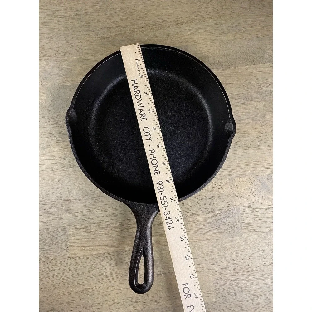 Vintage LODGE Cast Iron Skillet - V9SK 9